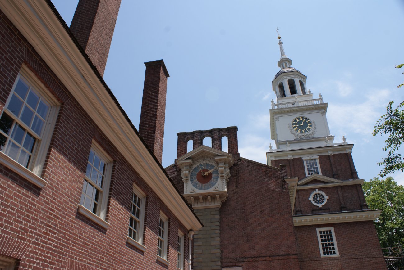 Independence Hall exterior looking up